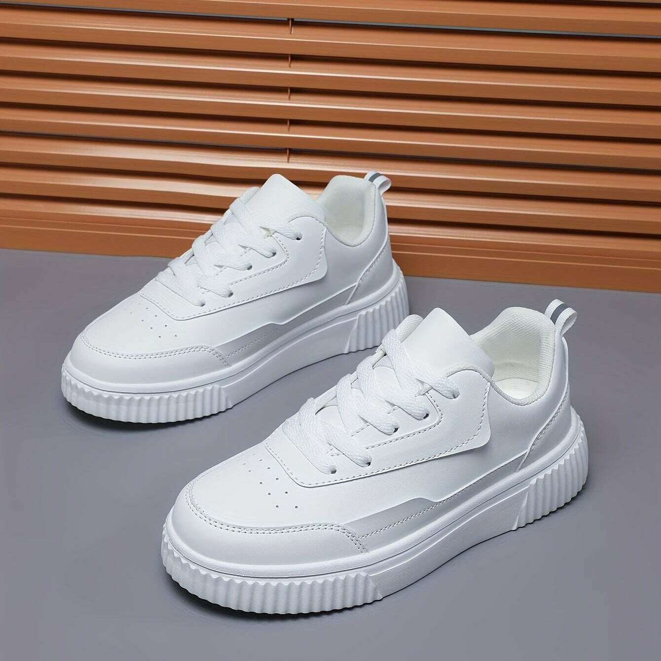Women's Trendy Skate Shoes Lace-Up Casual Low Top Sneakers
