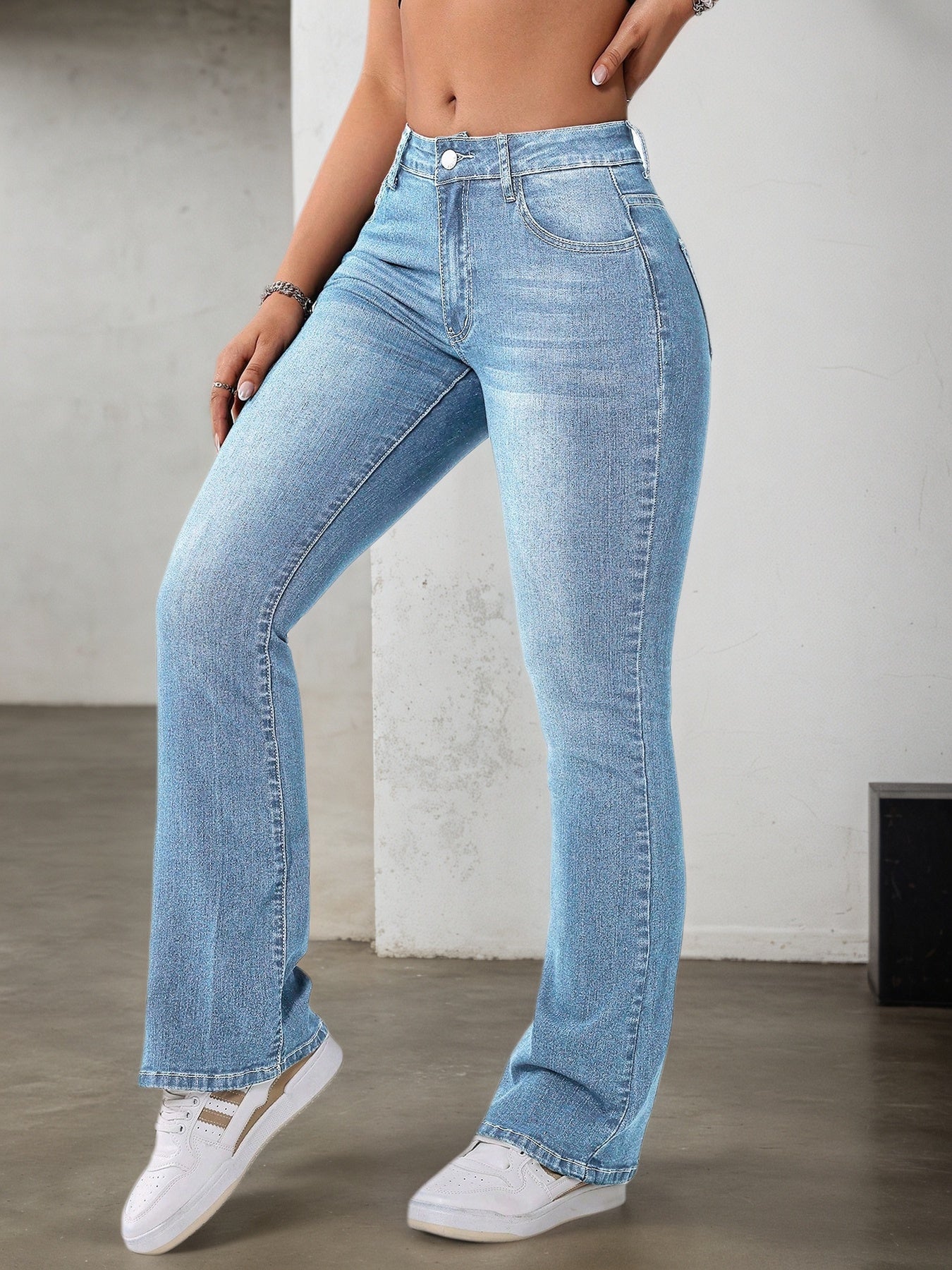 Women'S Stretchy Casual Flare Jeans - Versatile High-Waisted Bell Bottoms with Slash Pockets, Light Wash Blue, Comfortable & Stylish for All Seasons, High Waisted Jeans, Allseason Fashion, Elegant Design, Durable Fabric