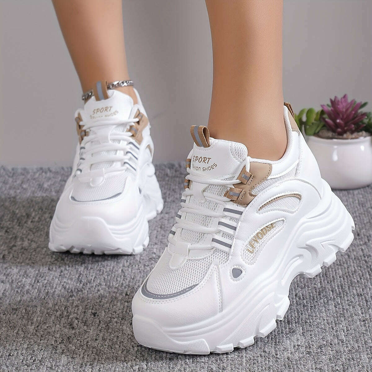 Women's Lightweight Solid Color Mesh Sneakers
