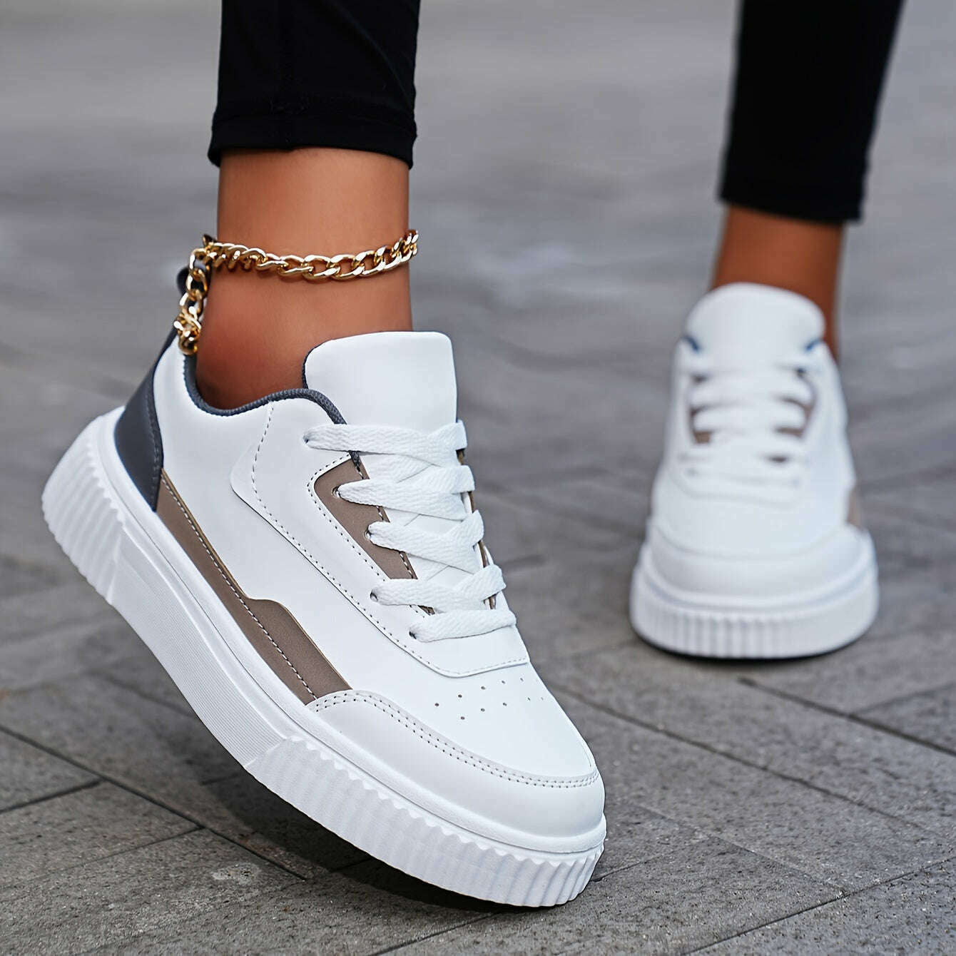 Women's Trendy Skate Shoes Lace-Up Casual Low Top Sneakers