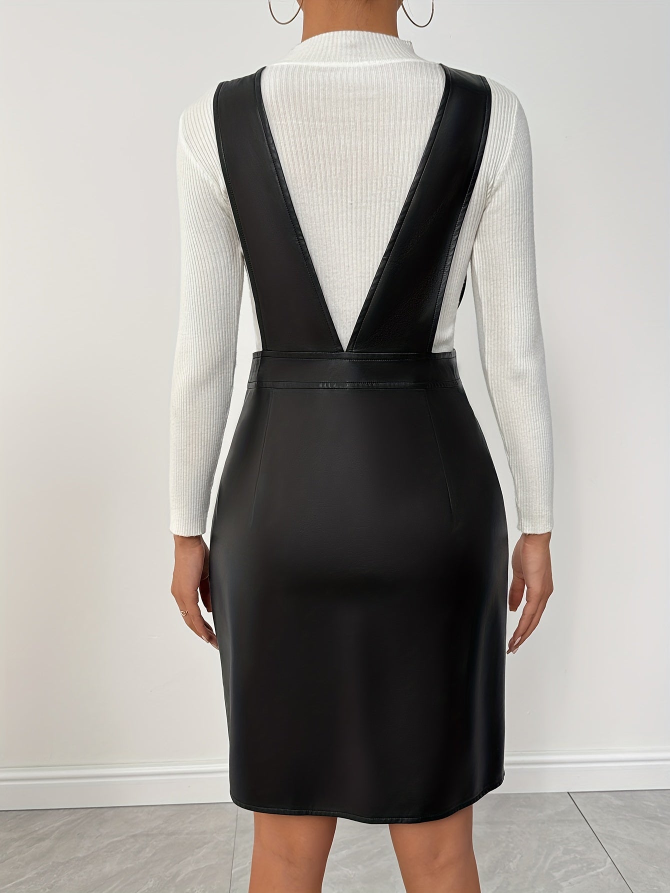 Elegant Black Zip-Up Bodycon Dress – Sleek & Versatile