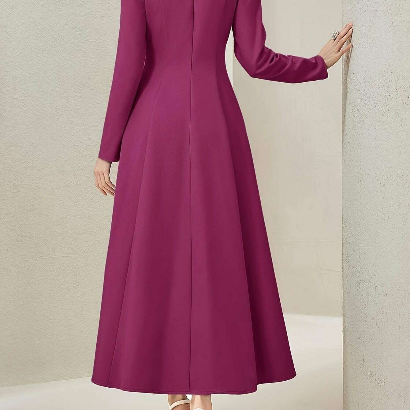 Crew Neck Long Sleeve Dress – Elegant & Timeless