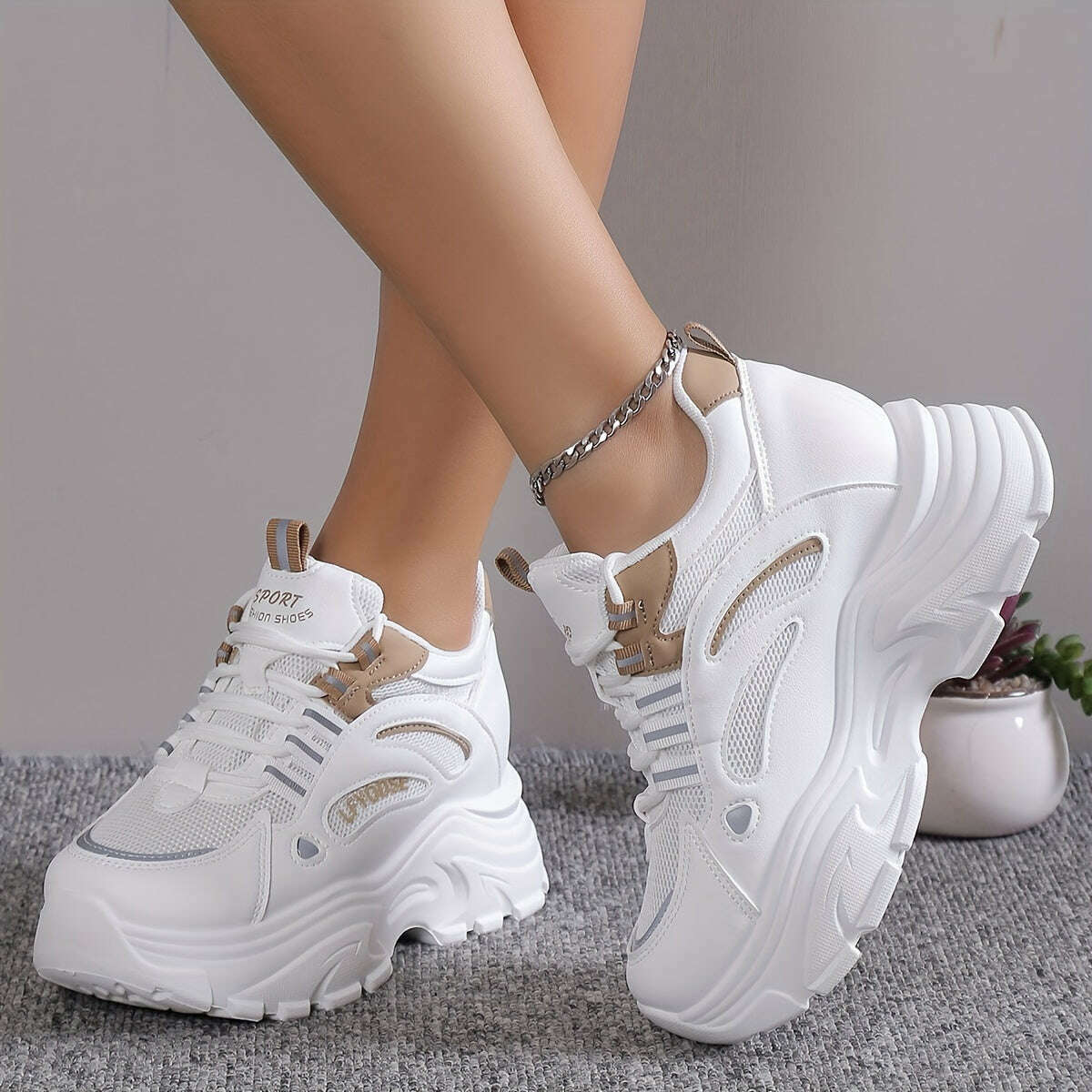 Women's Lightweight Solid Color Mesh Sneakers