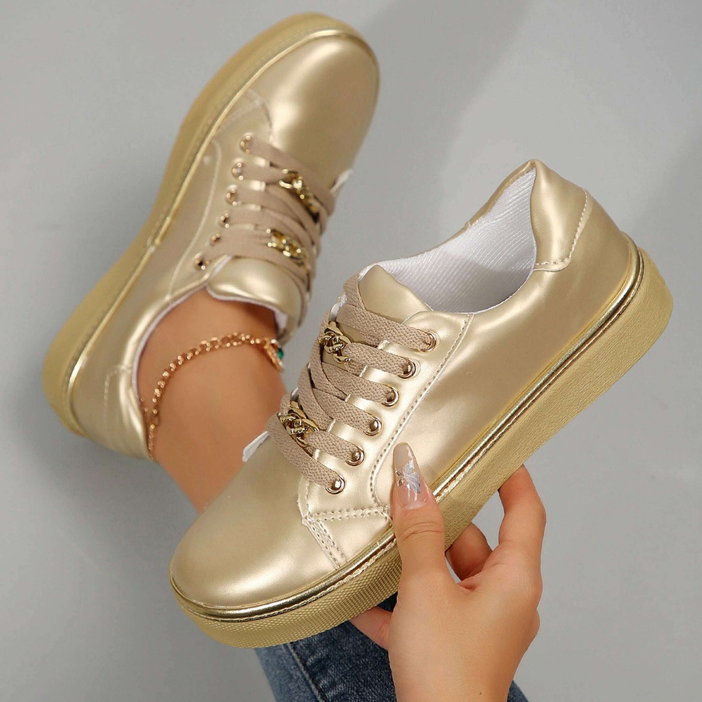 Comfy Low-Top Canvas Women's Sneakers
