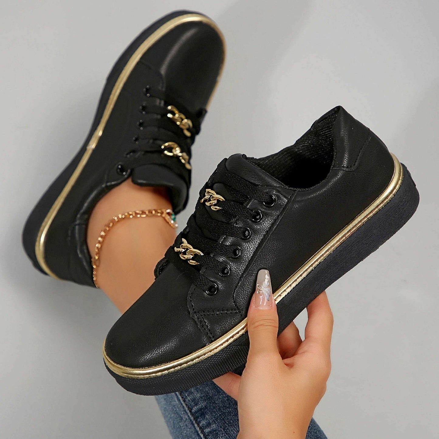 Comfy Low-Top Canvas Women's Sneakers