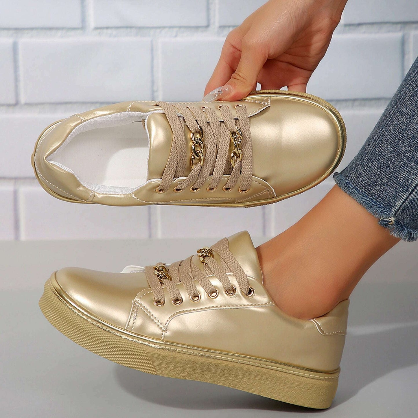 Comfy Low-Top Canvas Women's Sneakers