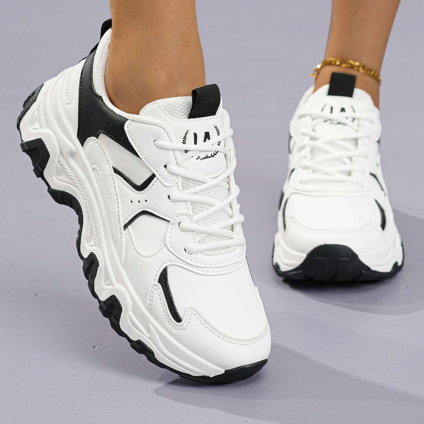 Versatile Ladies' Casual Sports Shoes