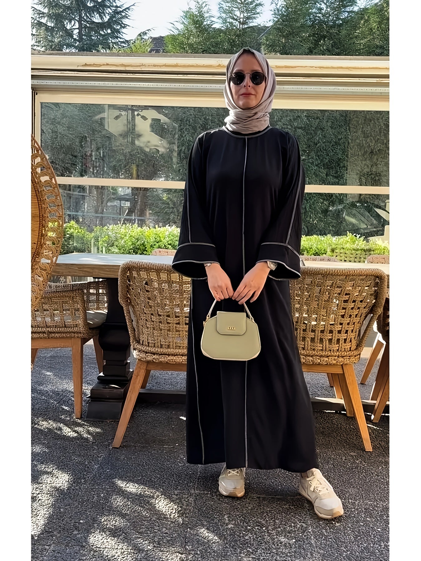 Middle Eastern Muslim Elegant and Comfortable Abaya 8362