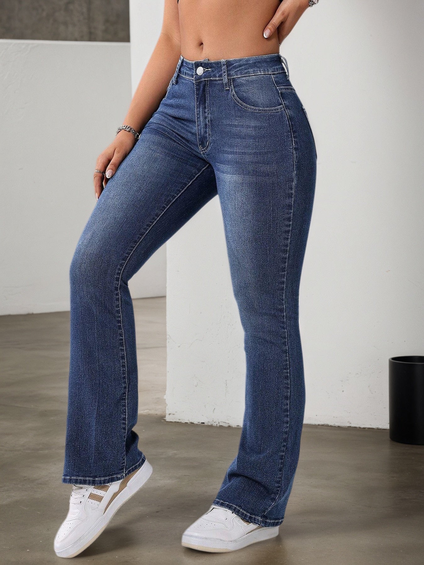 Women'S Stretchy Casual Flare Jeans - Versatile High-Waisted Bell Bottoms with Slash Pockets, Light Wash Blue, Comfortable & Stylish for All Seasons, High Waisted Jeans, Allseason Fashion, Elegant Design, Durable Fabric