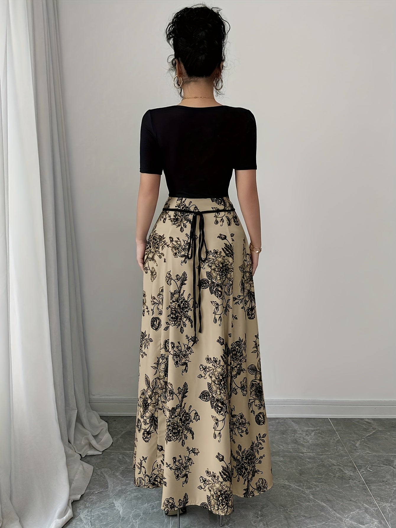 Retro Square Neck Short Sleeved Printed High Waisted And Stylish Elegant Dress