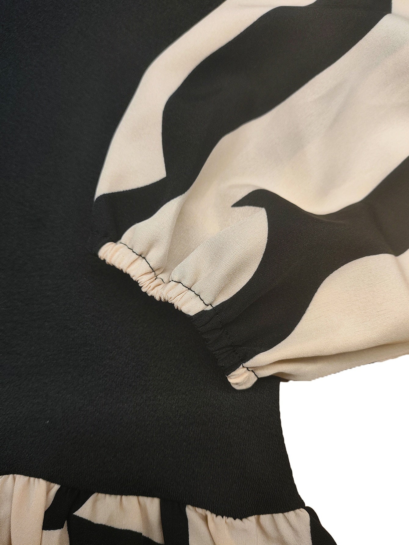 Women'S Chic Black & White Abstract Print Blouse - Long Sleeve Square Neck Top, All-Season Everyday & Formal Shirt for Women - Non-See-Through Office Party Blouse, Versatile Clothing, Nontransparent Fabric, Work Attire, Styli