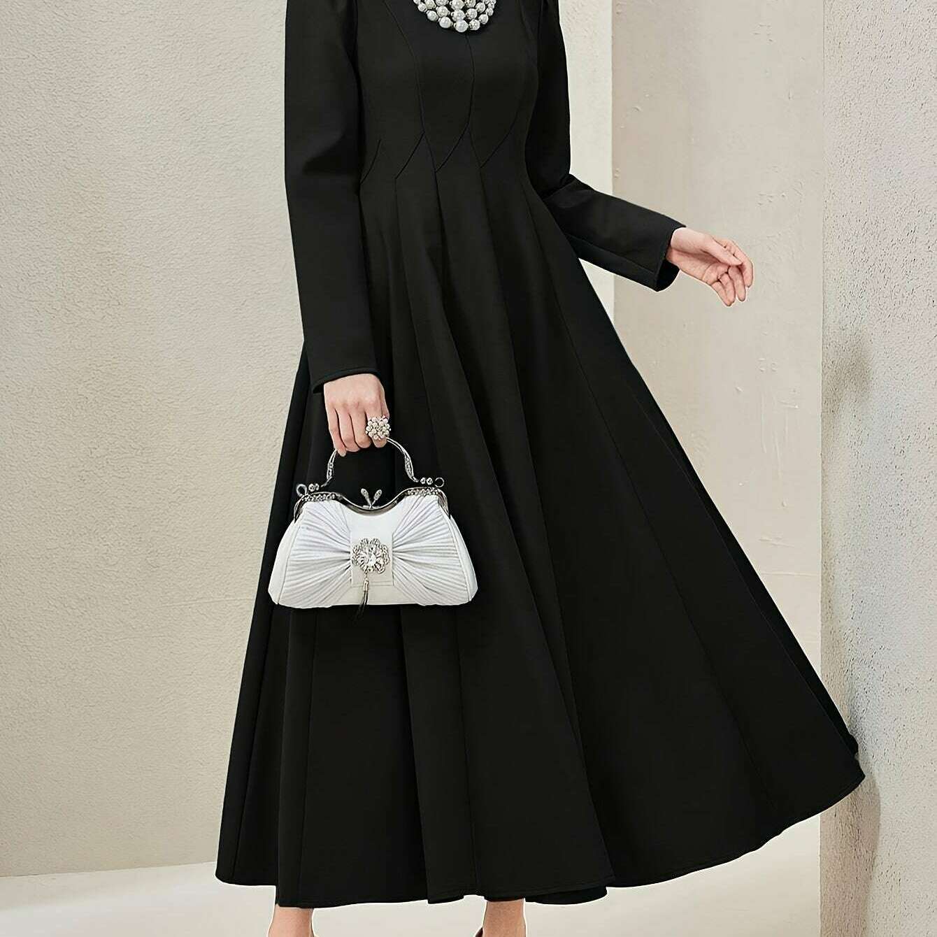 Crew Neck Long Sleeve Dress – Elegant & Timeless