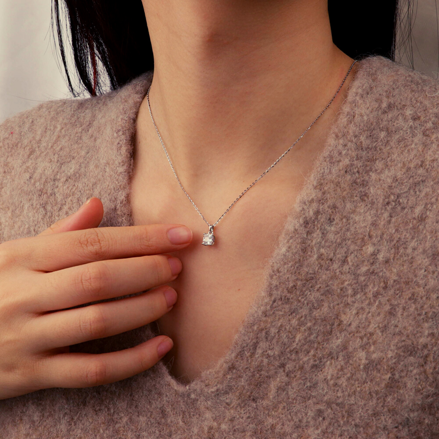 RIVA BELLUCI CRYSTAL NECKLACE