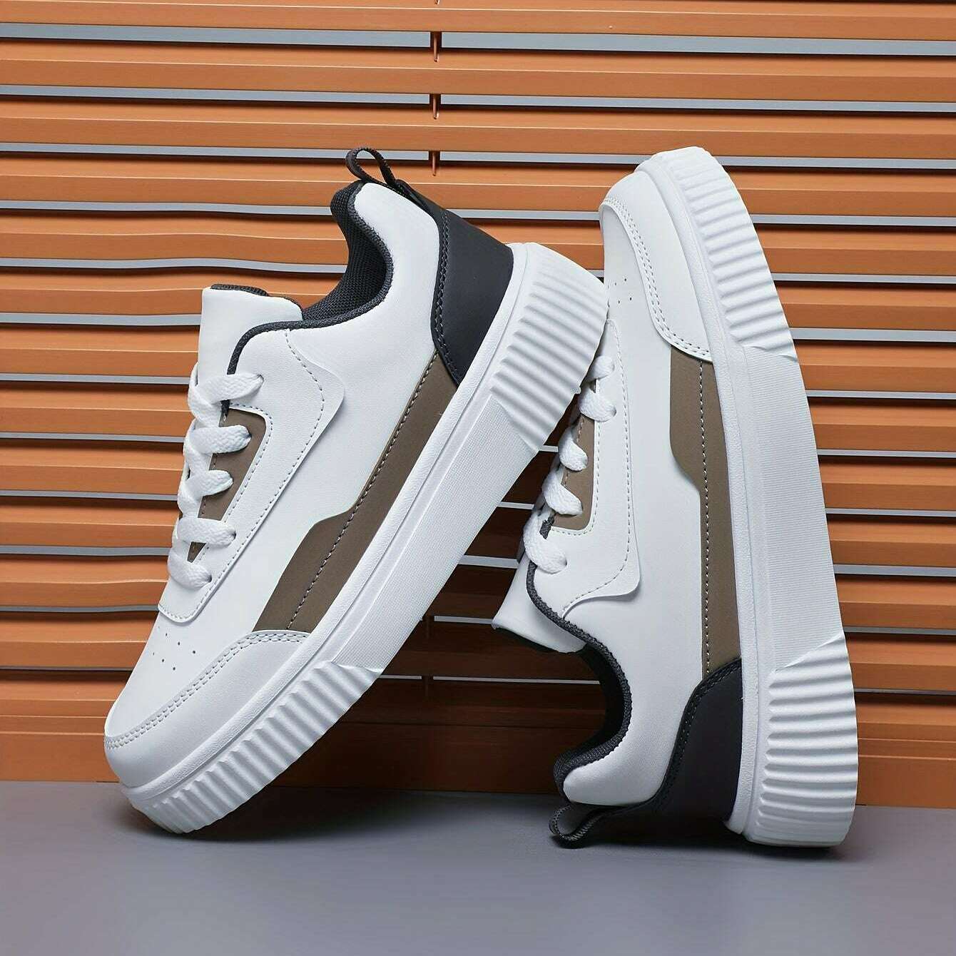 Women's Trendy Skate Shoes Lace-Up Casual Low Top Sneakers