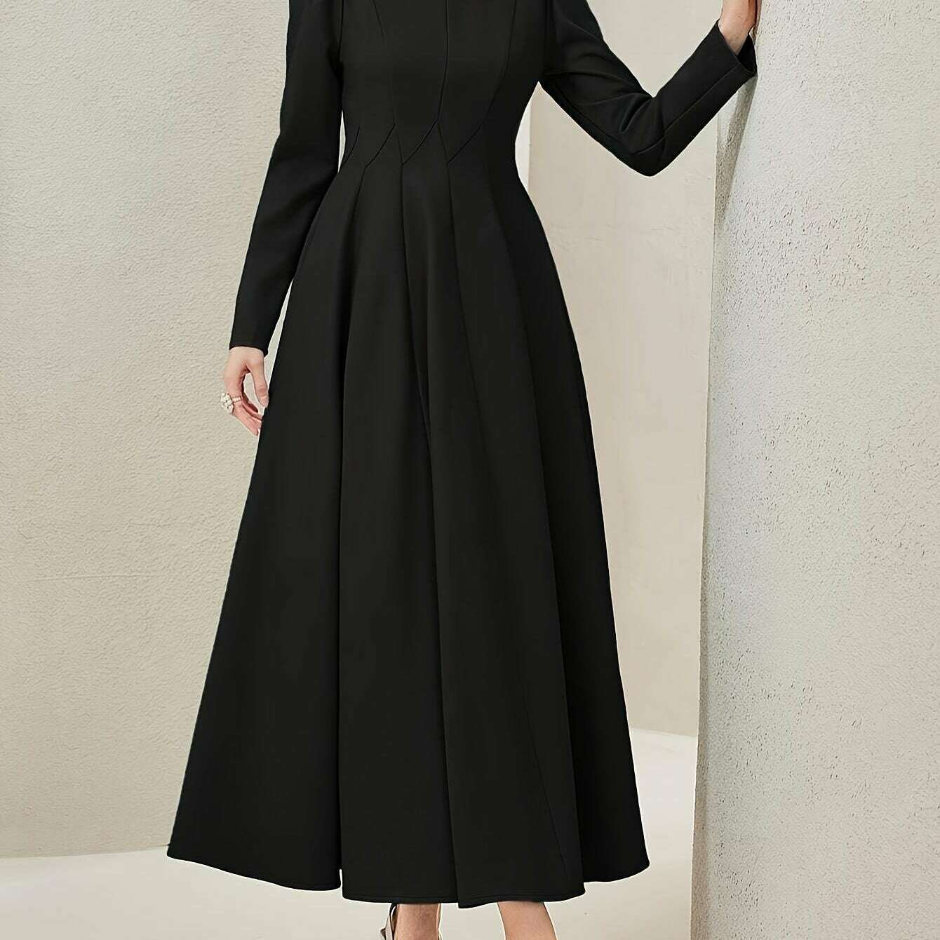 Crew Neck Long Sleeve Dress – Elegant & Timeless