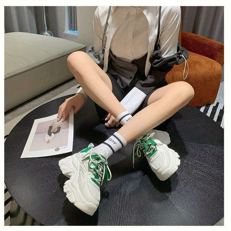 Women's Pure White Sports Shoes