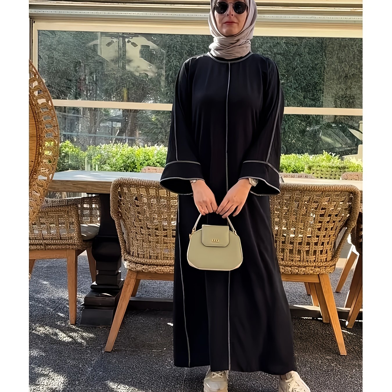 Middle Eastern Muslim Elegant and Comfortable Abaya 8362
