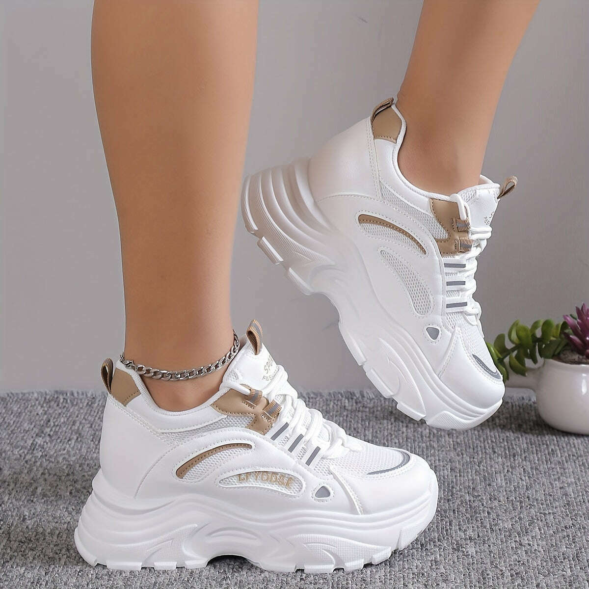 Women's Lightweight Solid Color Mesh Sneakers