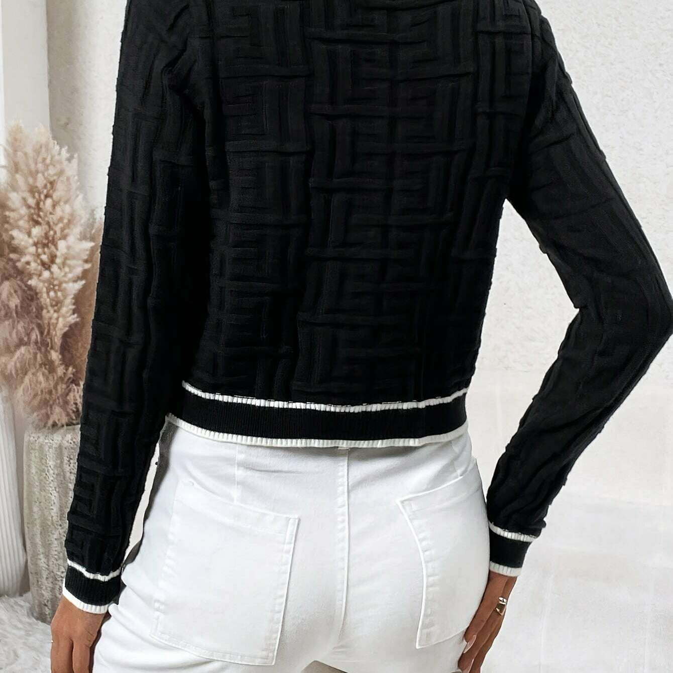 Chic Geometric Print Long Sleeve Cropped Cardigan with Contrast Details