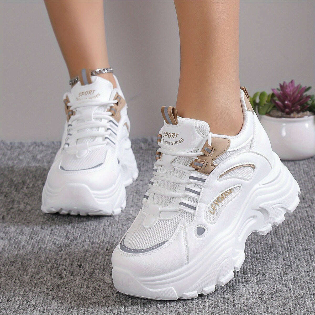 Women's Lightweight Solid Color Mesh Sneakers
