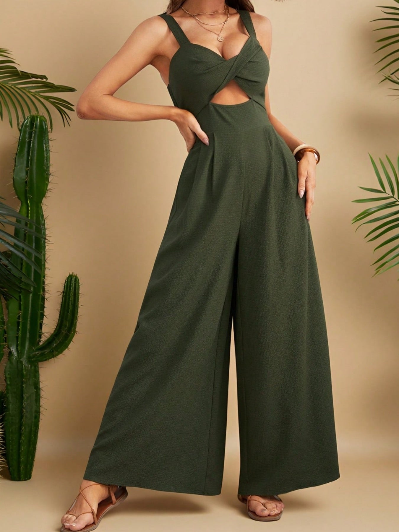 Women'S Elegant One-Piece Overalls Romper - Formal to Casual Outfit, Smocked Front & Waist, Easy-to-Wear Jumpsuit for Parties, Office, Casual Attire - Spring/Fall Clothing, Party Attire, Vneck Design, Flowy Fabric, Office Att