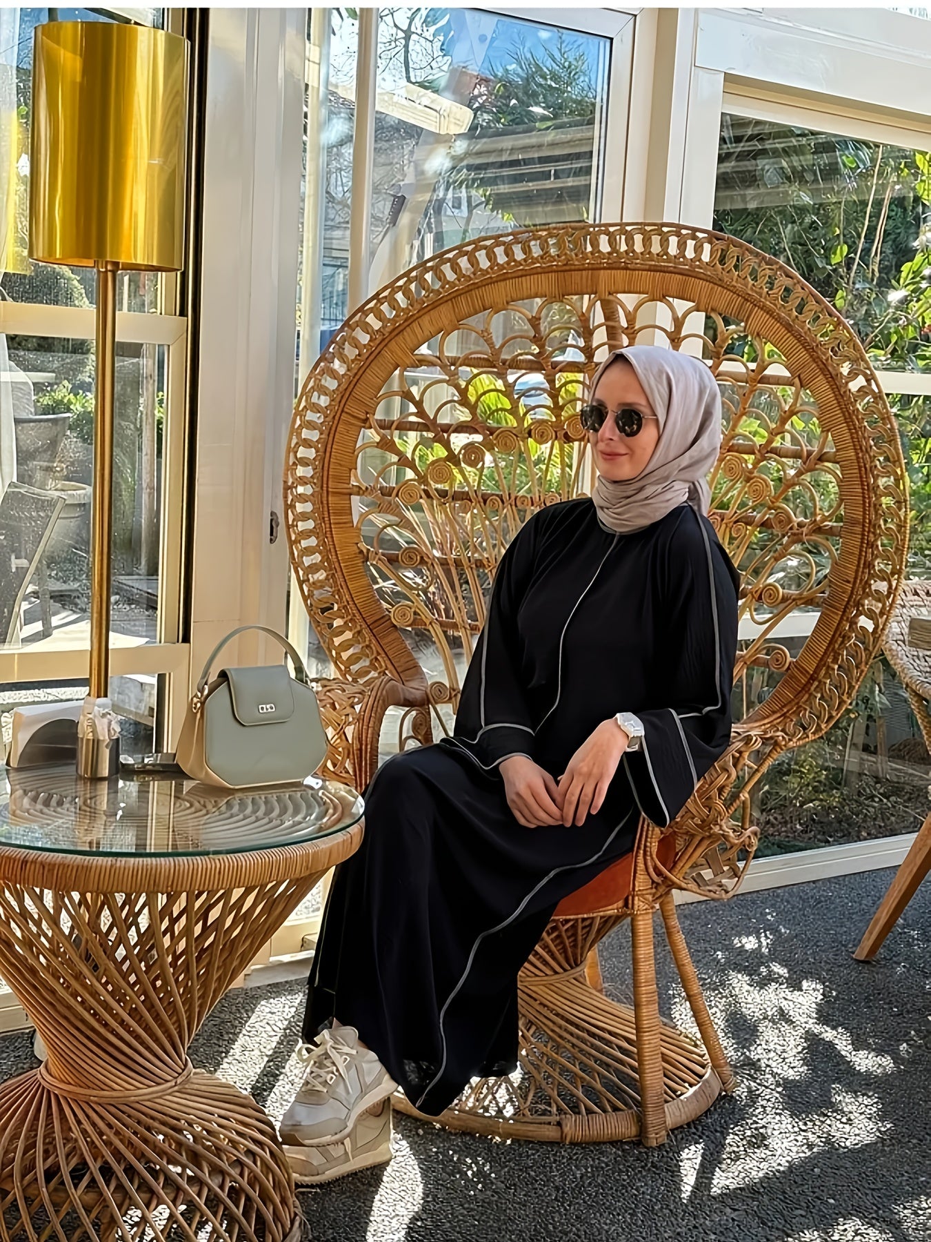 Middle Eastern Muslim Elegant and Comfortable Abaya 8362