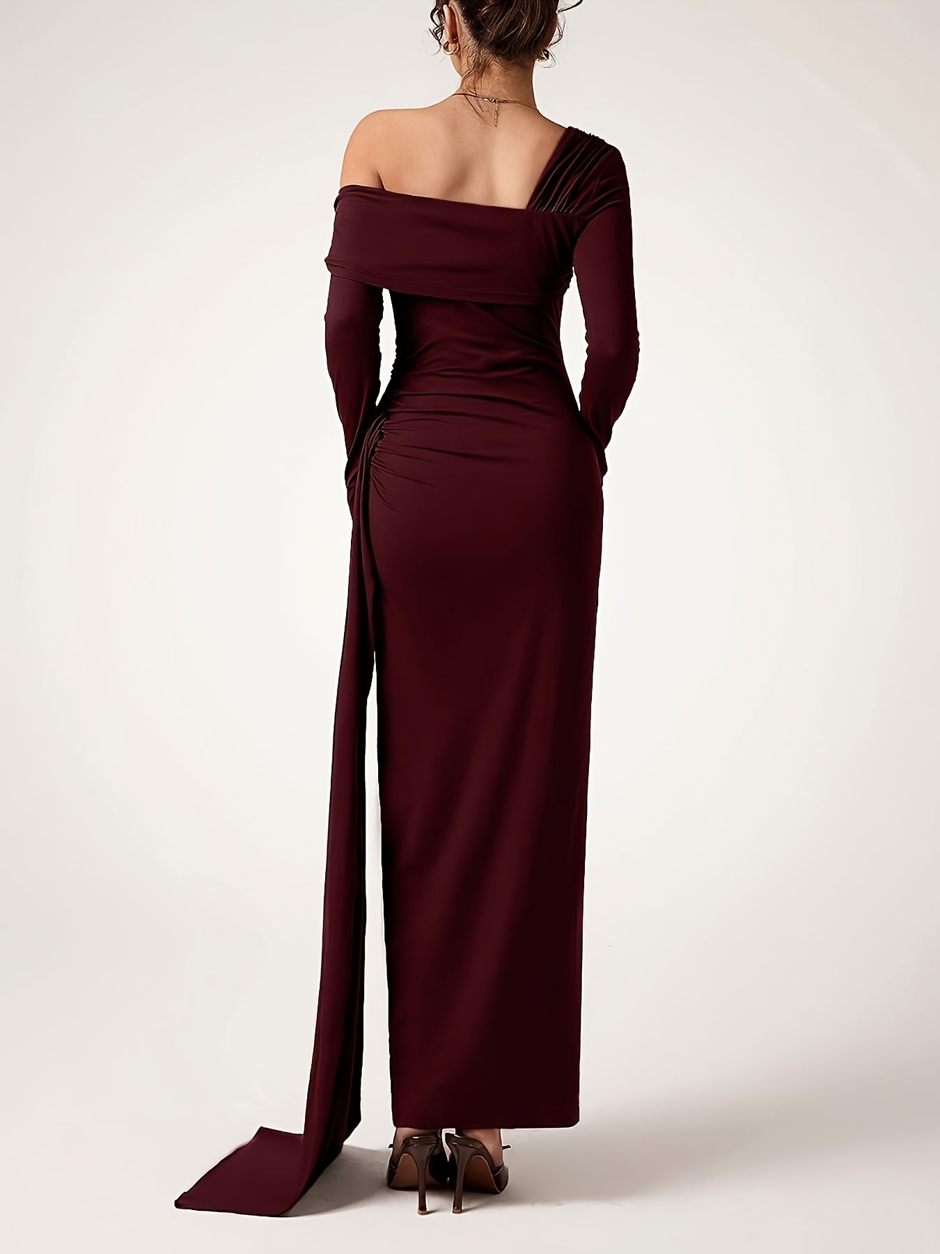 Elegant Off-Shoulder Maroon Maxi Dress for Women - Long Sleeve, Ruched Design, Perfect for Formal Events, Adult Fashion, Formal Evening Wear|Ruched Texture|Polyester Fabric