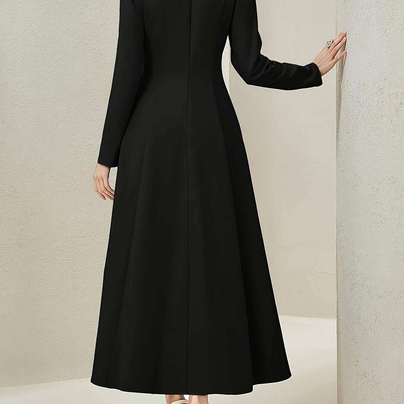 Crew Neck Long Sleeve Dress – Elegant & Timeless