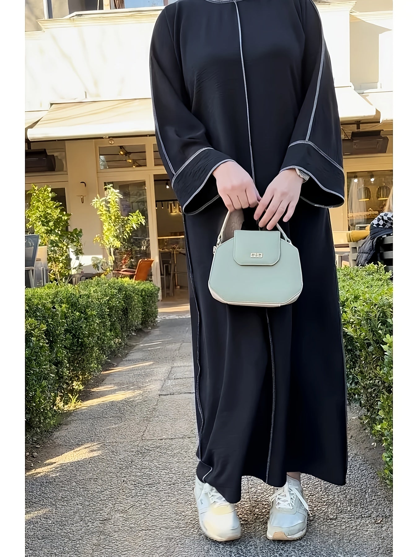 Middle Eastern Muslim Elegant and Comfortable Abaya 8362