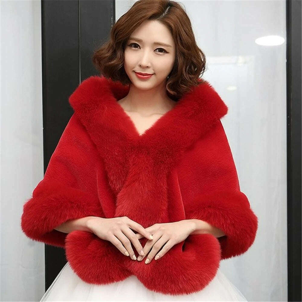 Elegant Faux Fur Bridal Wrap – Perfect for Winter Weddings