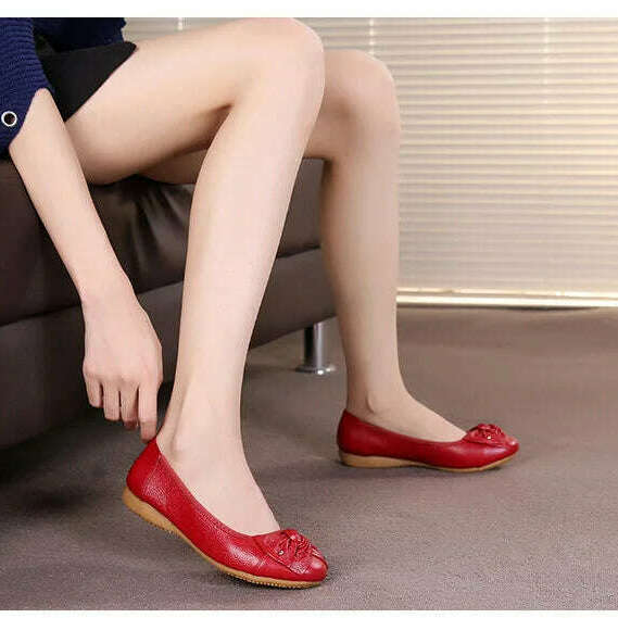 WOIZGIC Women's Leather Loafers - Comfy Slip-On Shoes