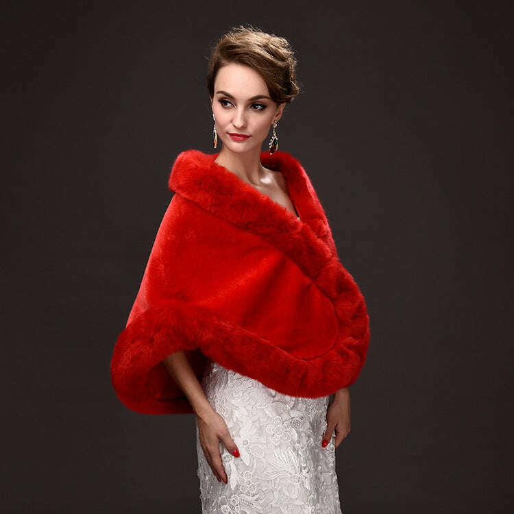 Elegant Faux Fur Bridal Wrap – Perfect for Winter Weddings