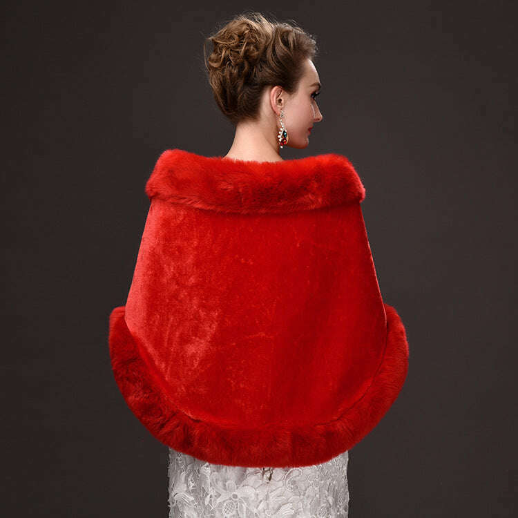 Elegant Faux Fur Bridal Wrap – Perfect for Winter Weddings