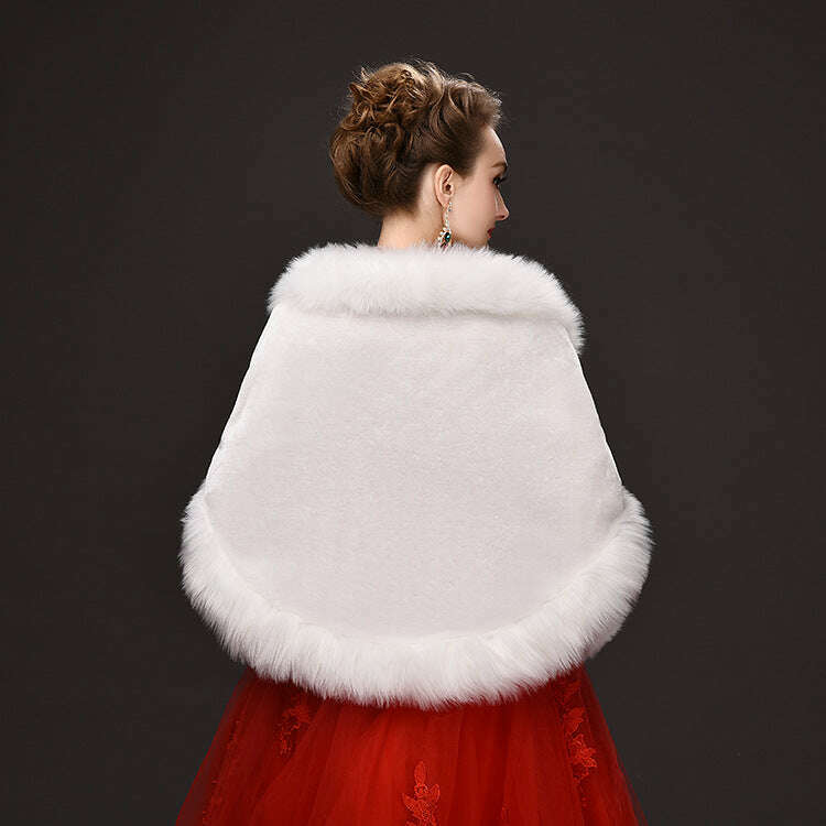 Elegant Faux Fur Bridal Wrap – Perfect for Winter Weddings