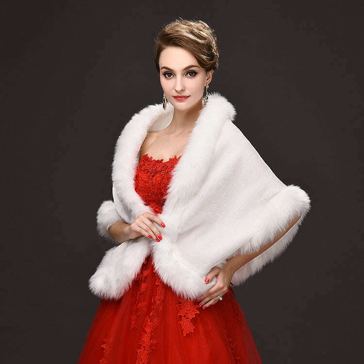 Elegant Faux Fur Bridal Wrap – Perfect for Winter Weddings