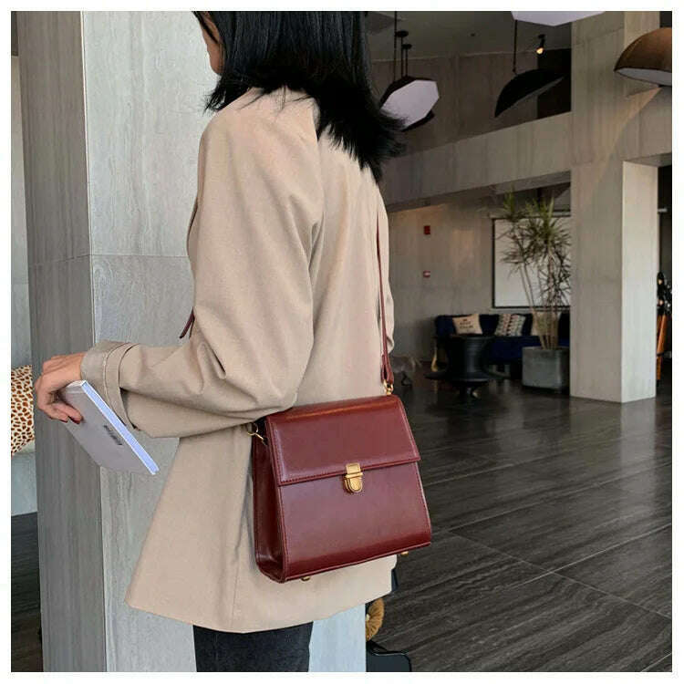 2024 Luxury Leather Woven Handbag with Pearls - New Design