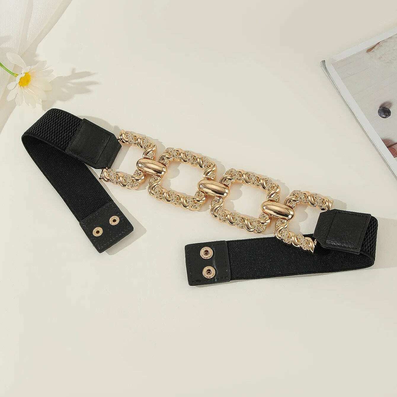 Fashion Metal Thick Chain Belt for Women – Gold Buckle