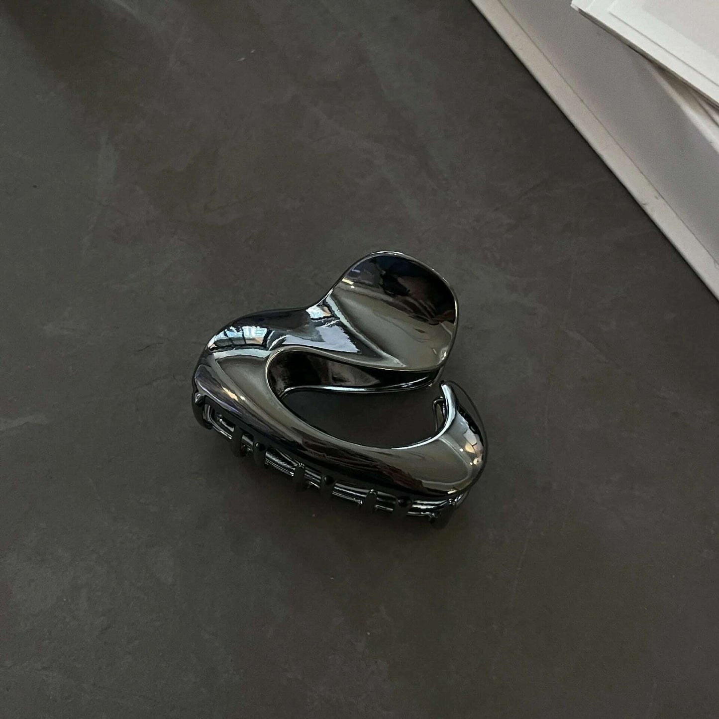 Elegant Hollow Geometric Metal Hair Claw