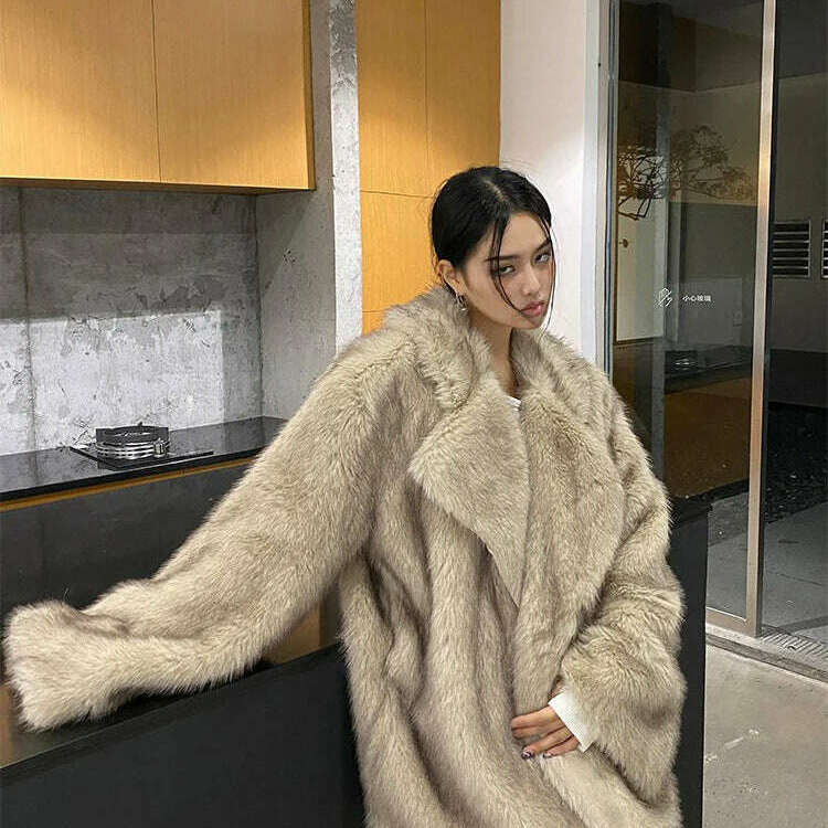 Lautaro Winter Loose Faux Fur Coat for Women – Luxury & Comfort