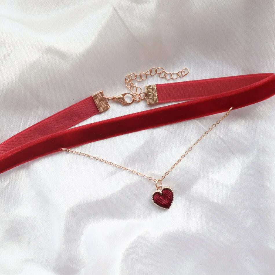 Red & Black Sexy Velvet Heart Choker for Women Neck Clavicle Necklace Lady Jewelry Accessories Girl Gift Lace Gothic
