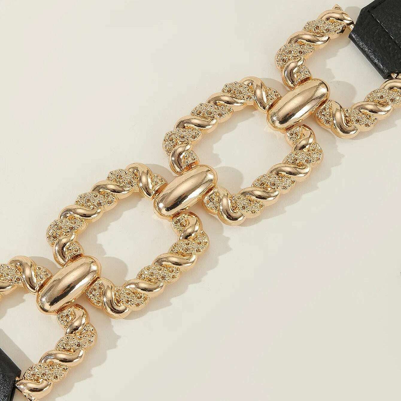 Fashion Metal Thick Chain Belt for Women – Gold Buckle