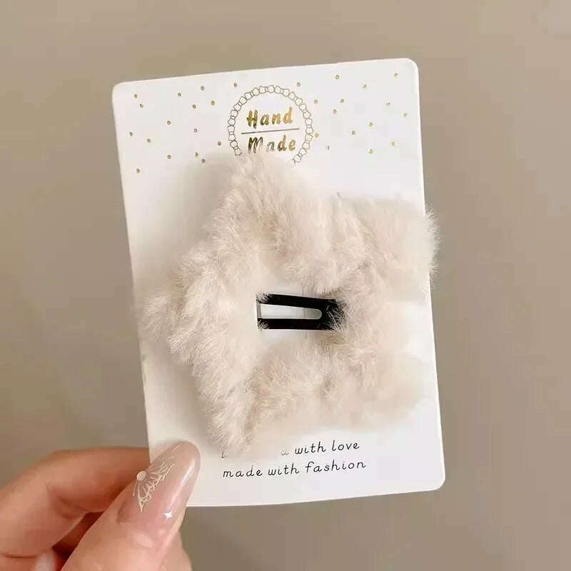 Winter Plush Y2K Star Hair Clips – Fluffy Fashion Hairpins
