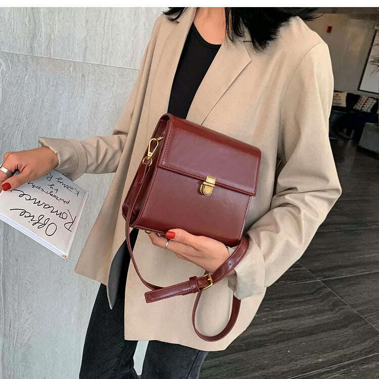 2024 Luxury Leather Woven Handbag with Pearls - New Design