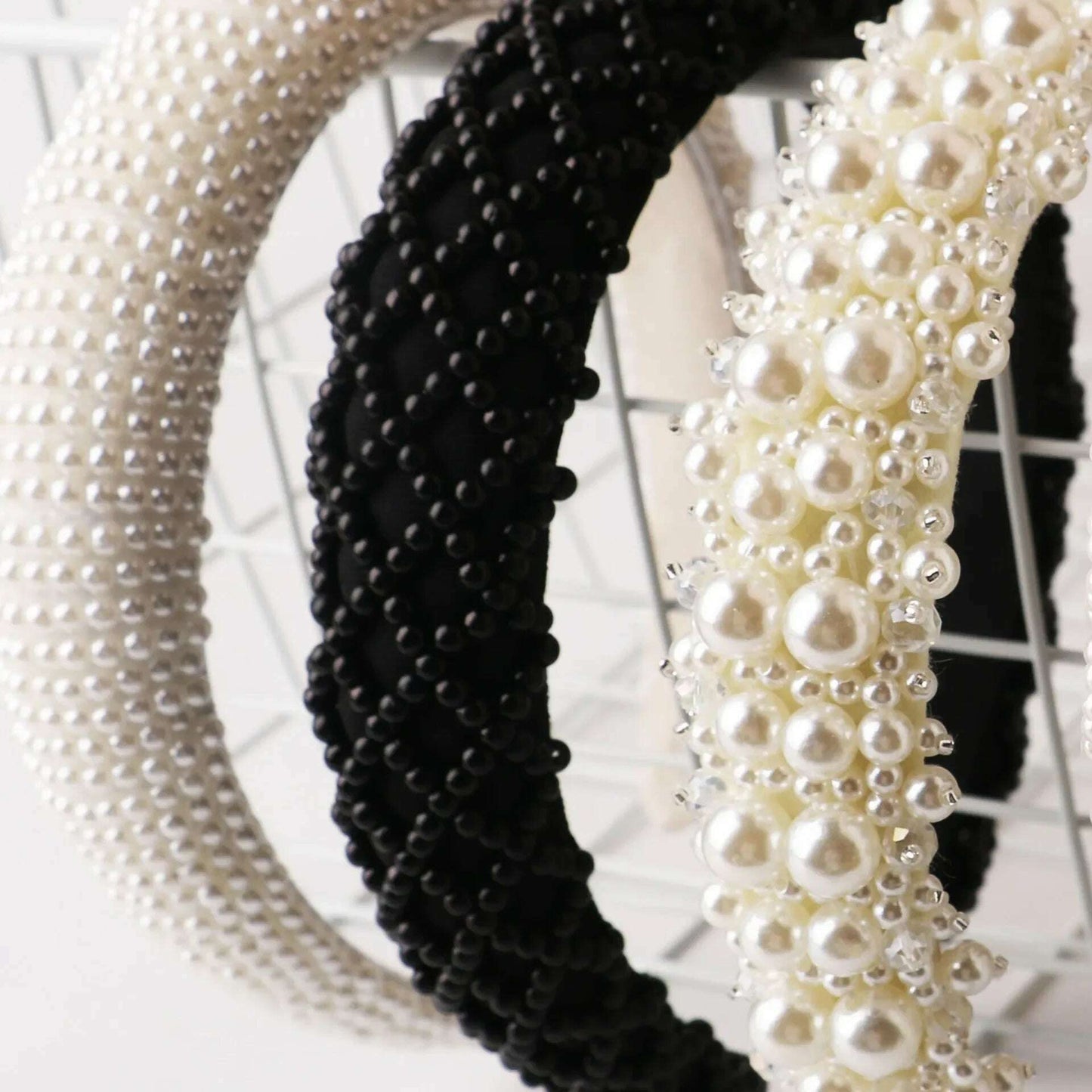 Hair Hoop with ABS Pearl Decoration for Women.