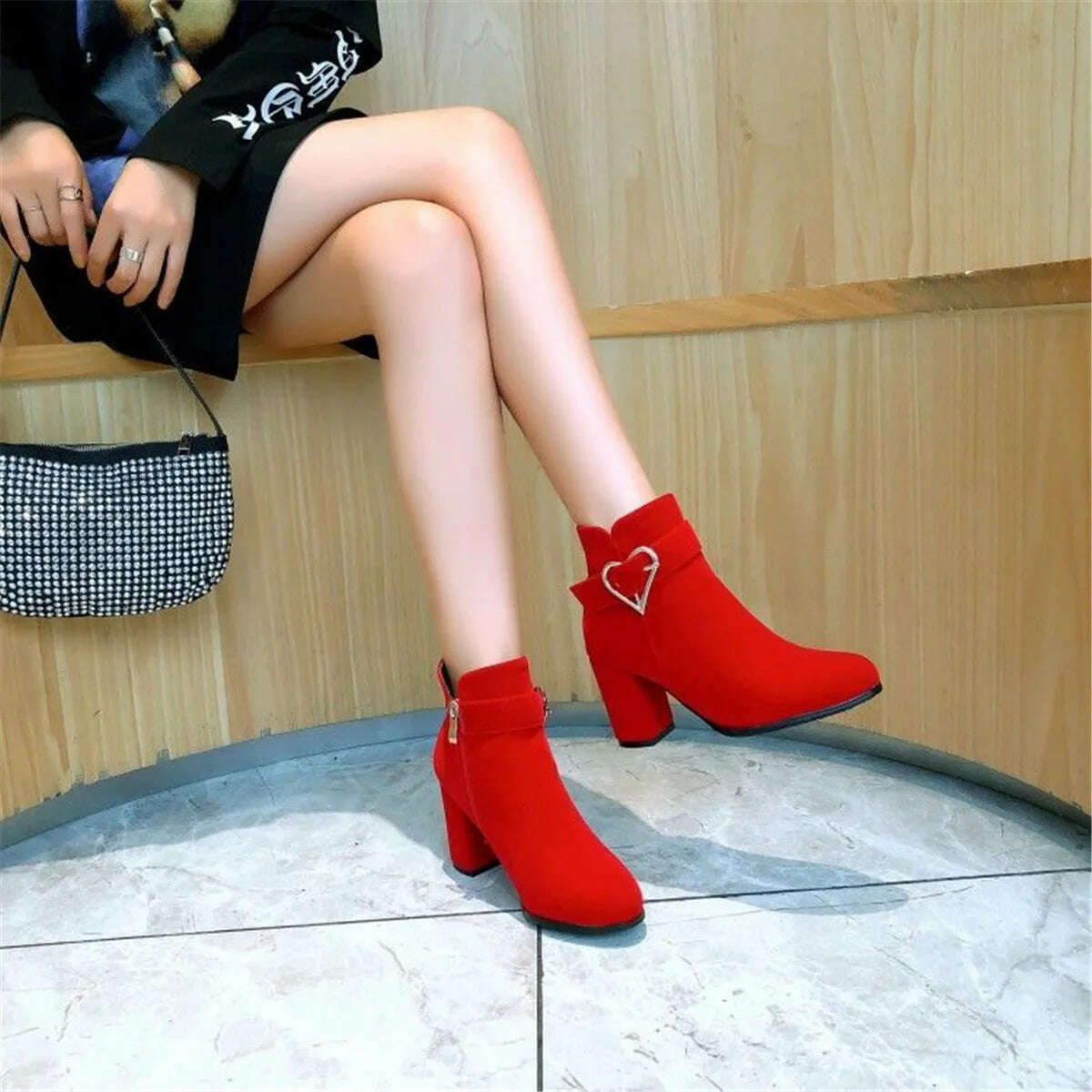Women's Chunky Heeled Ankle Boots – Side Zipper
