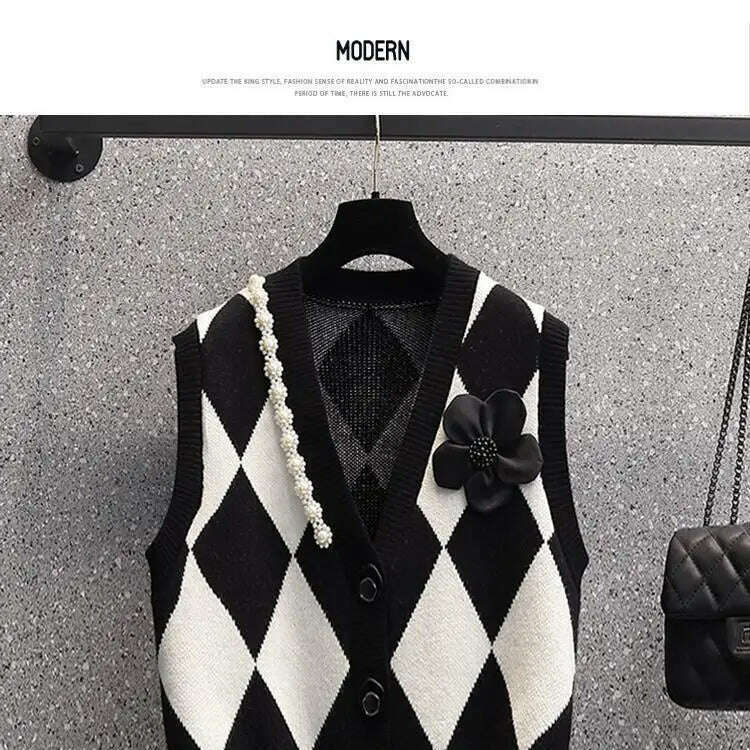 2024 Beaded V-Neck Diamond Plaid Cardigan Vest for Women - D&M Boutique