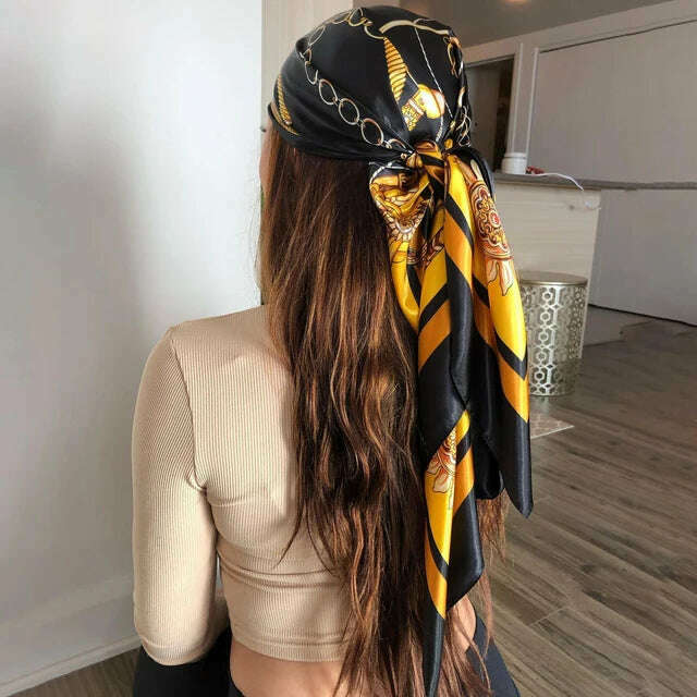 90*90CM Shawls Fashion Beach Sunscreen Silk Scarves 2023 Europe And America Kerchief Popular Print Square Bandannas