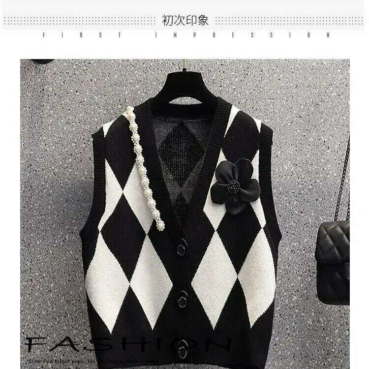 2024 Beaded V-Neck Diamond Plaid Cardigan Vest for Women - D&M Boutique