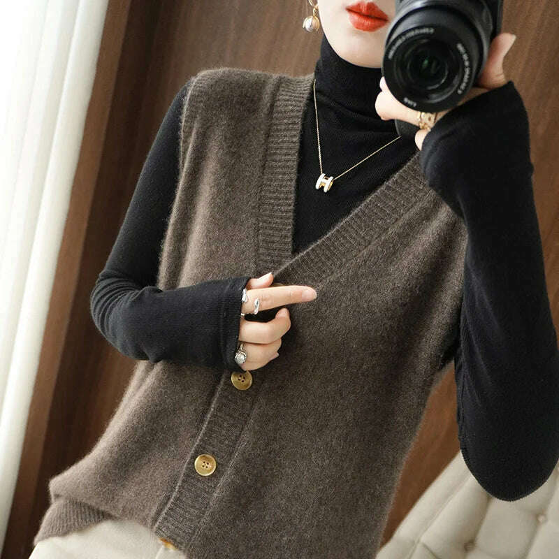 2024 Women's Cashmere Sleeveless Sweater Vest - D&M Boutique