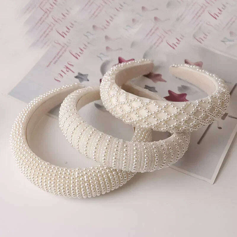 Hair Hoop with ABS Pearl Decoration for Women.